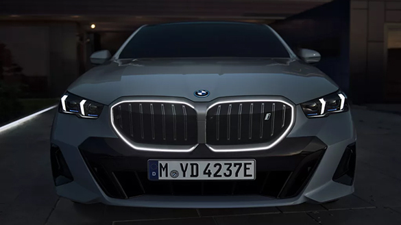 BMW i5 Niere "Iconic Glow"